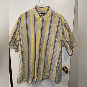 Jos. A Bank Men’s Stripped Short Sleeve Button Down Shirt Size XL